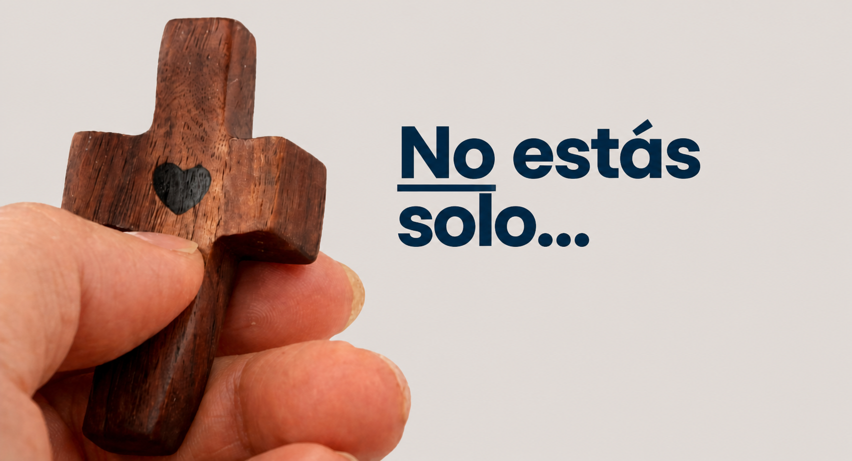 Cruz de bolsillo artesanal de madera